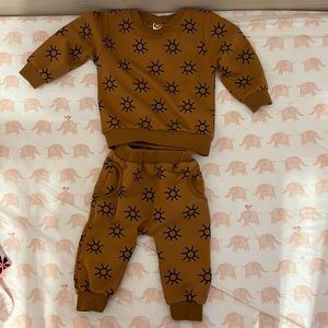 9-12M Unisex sweater and sweatpants matching set